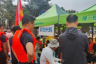 「转会中心」侦察机回伦敦｜切尔西再砸1.2亿锋霸｜林皇拿巴萨当跳板？